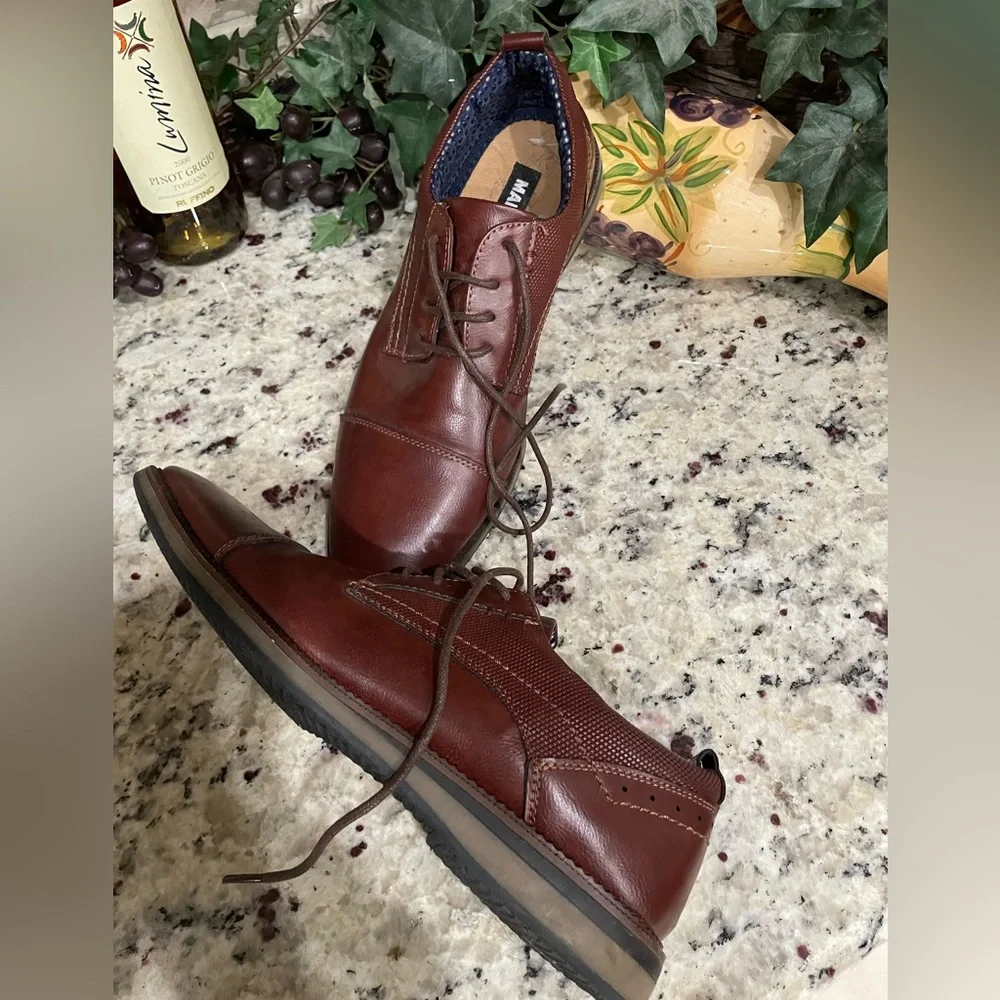 MADDEN Men SZ:8.5 Classic Brown Leather Oxfords Gently worn lace up Comfort Wear